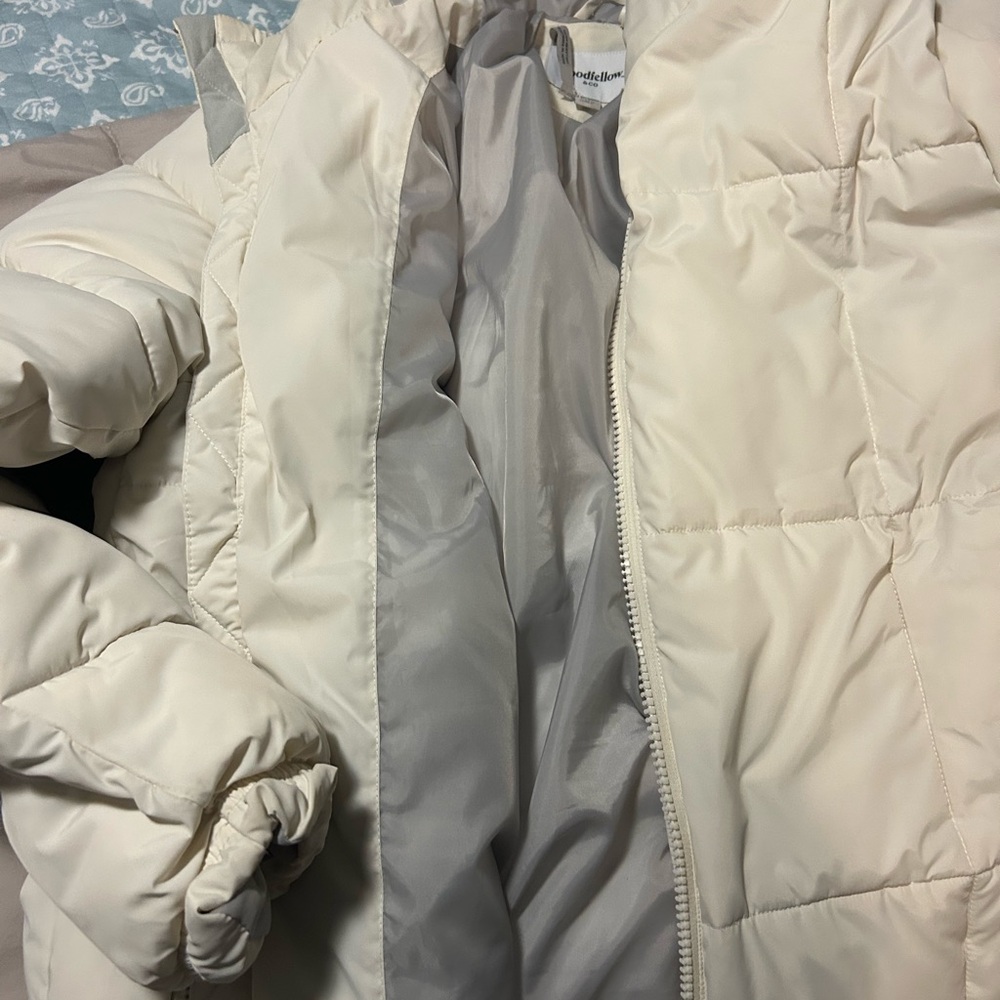 Cream Puffer Jacket - Picture 3 of 5